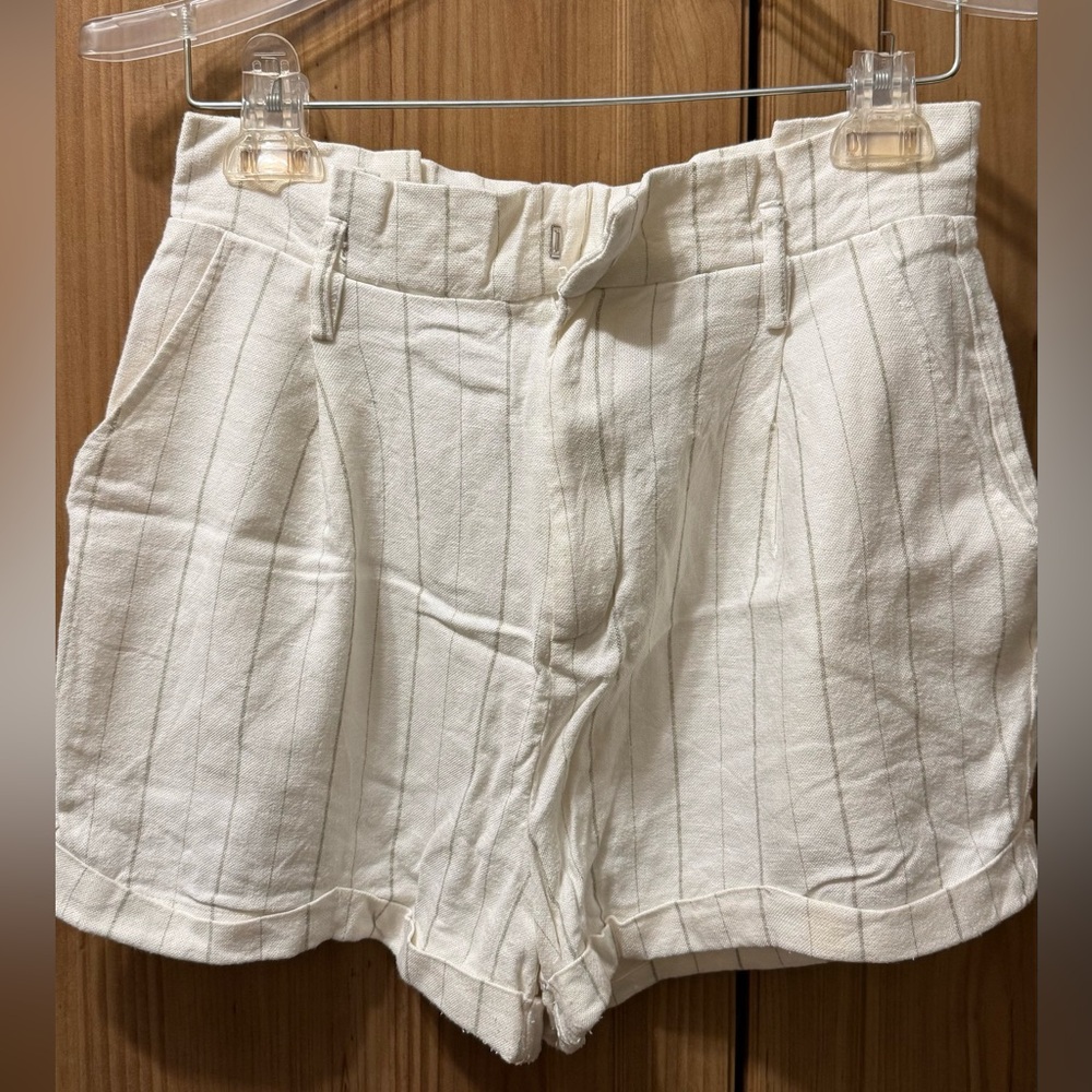 21 Forever Women's Off-White Stripe High Rise Shorts